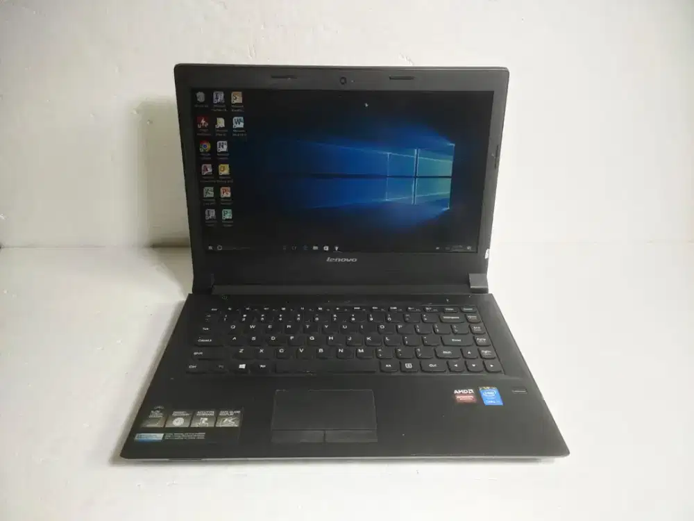 A1374 Lenovo B40 80 core i3-5005U Ram 4GB hdd 500GB double VGA gaming