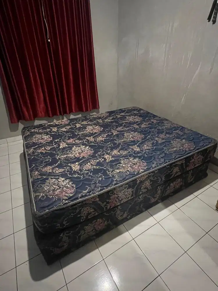 Kasur Double bed