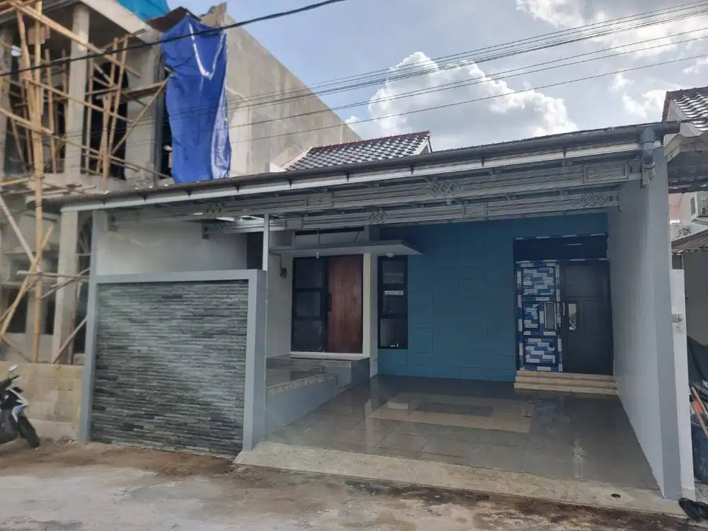 Disewakan Rumah Baru Pinggir Jalan Raya Besar
