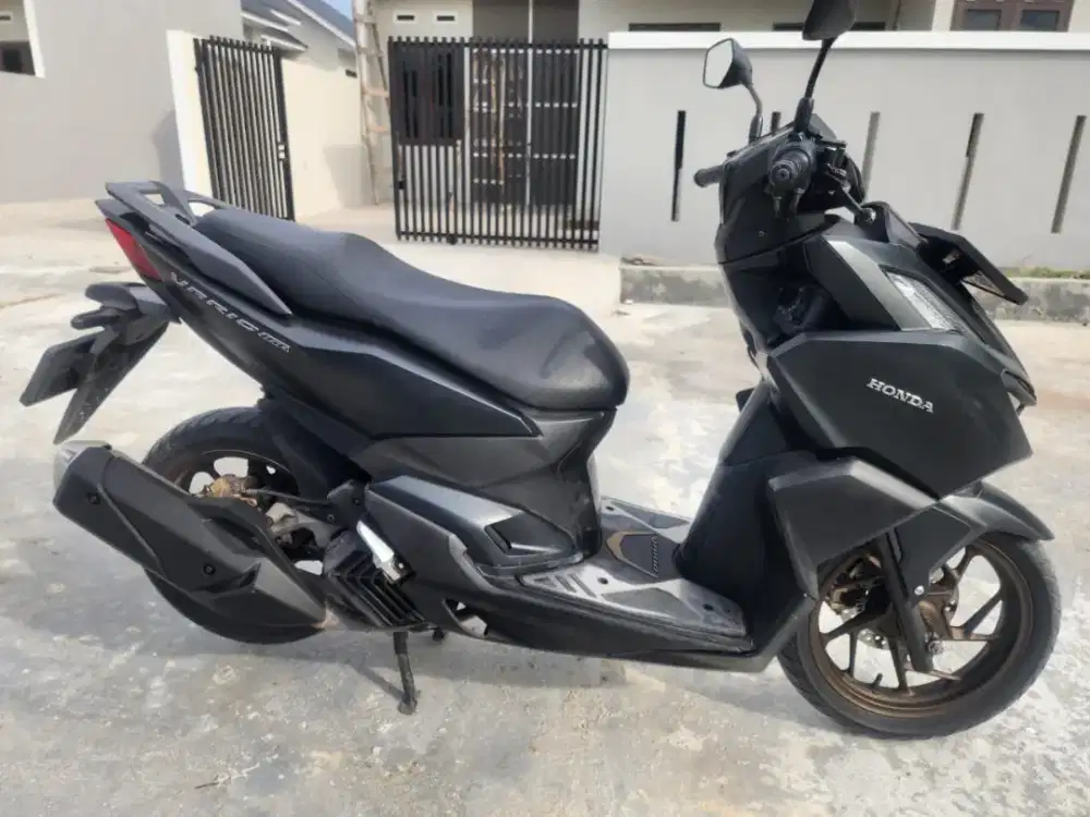 VARIO 160 2022 HITAM ABS 25rb Km