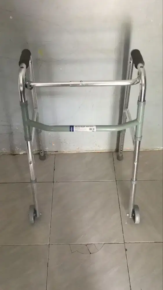 Tongkat / itek jalan