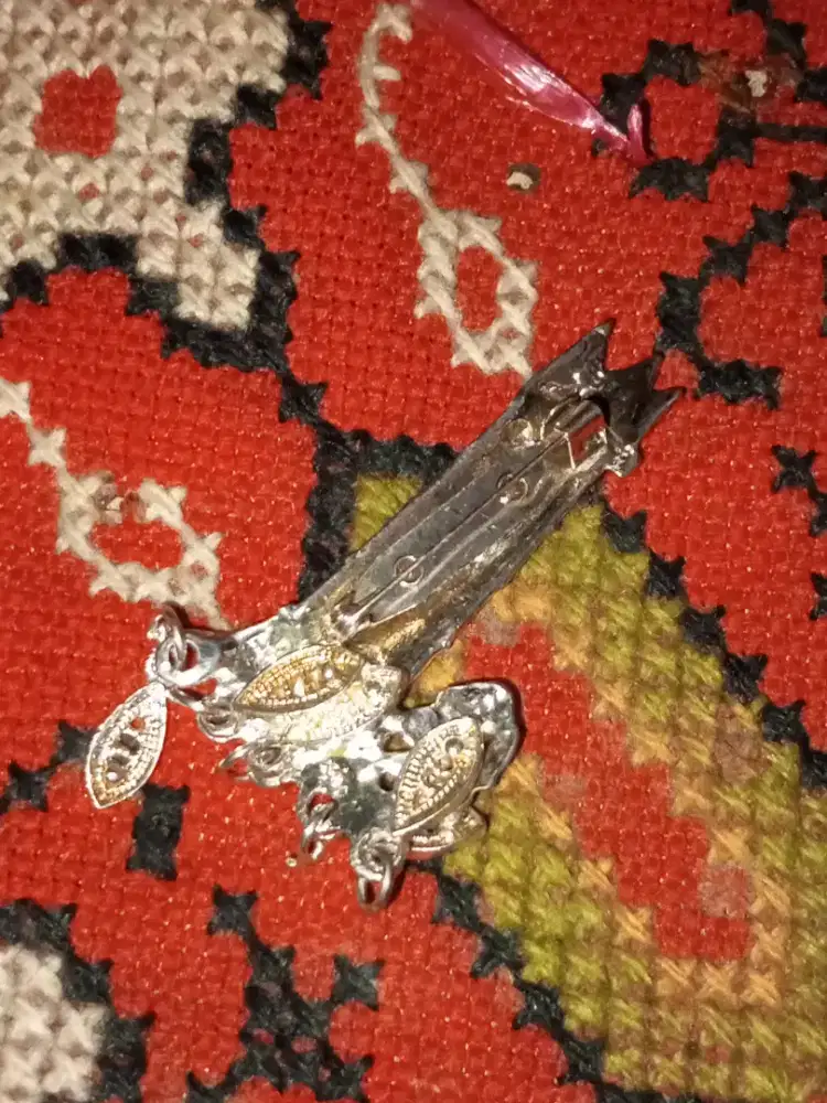 Bros vintage berbahan perak murni