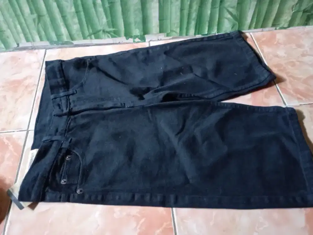Celana Levis pendek