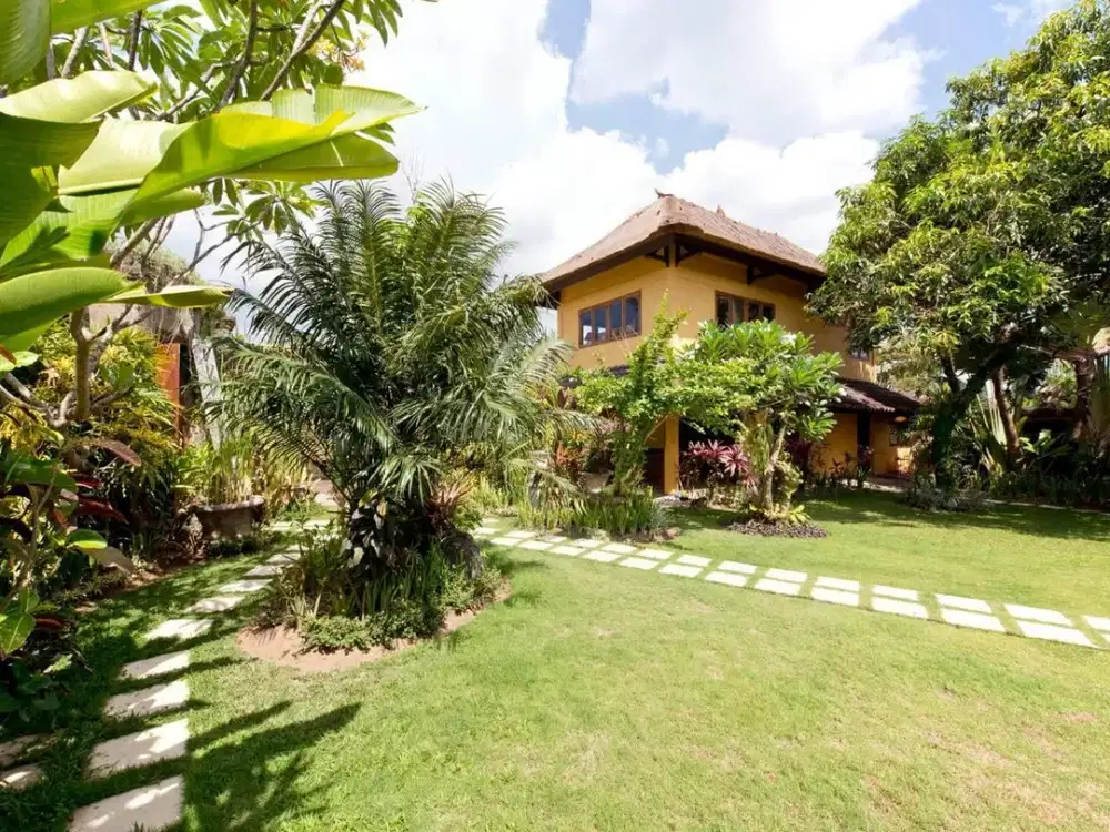 FREEHOLD FOR SALE Beautifull Tropical Villa For Sale At Berawa Canggu