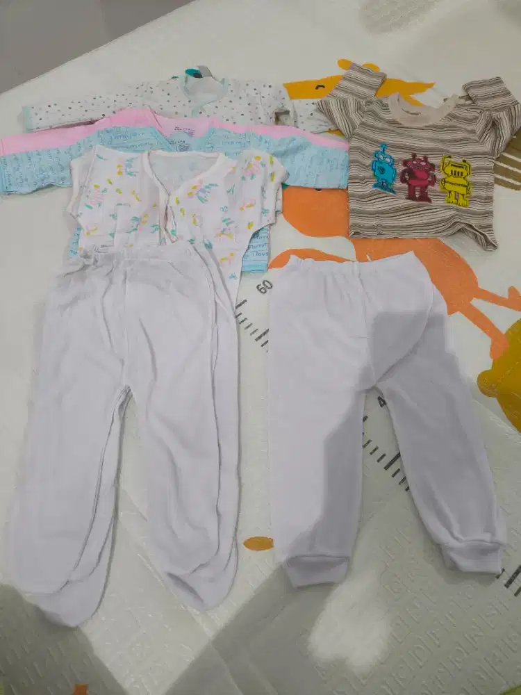 Pakaian bayi newborn sampai 6 bulan (seken)