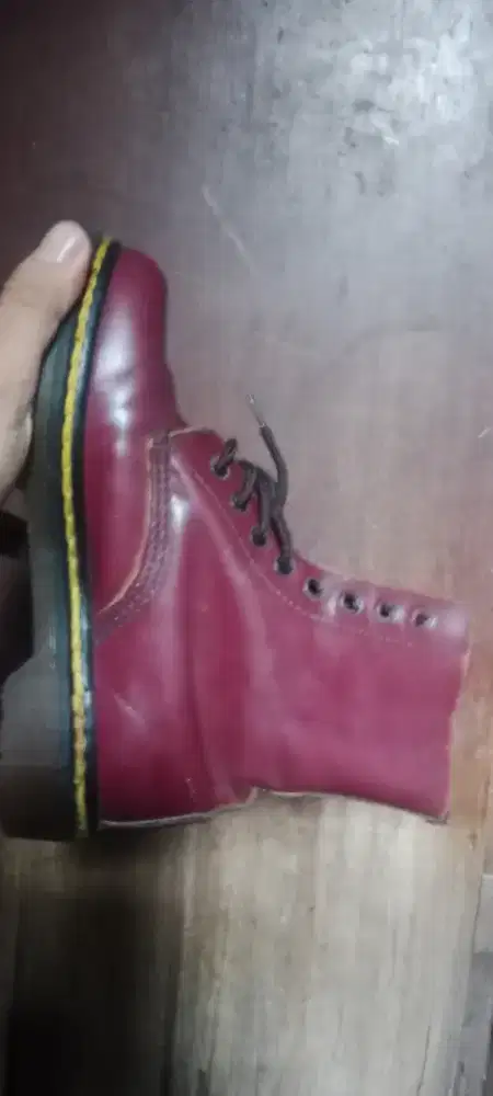 Sepatu docmarteen