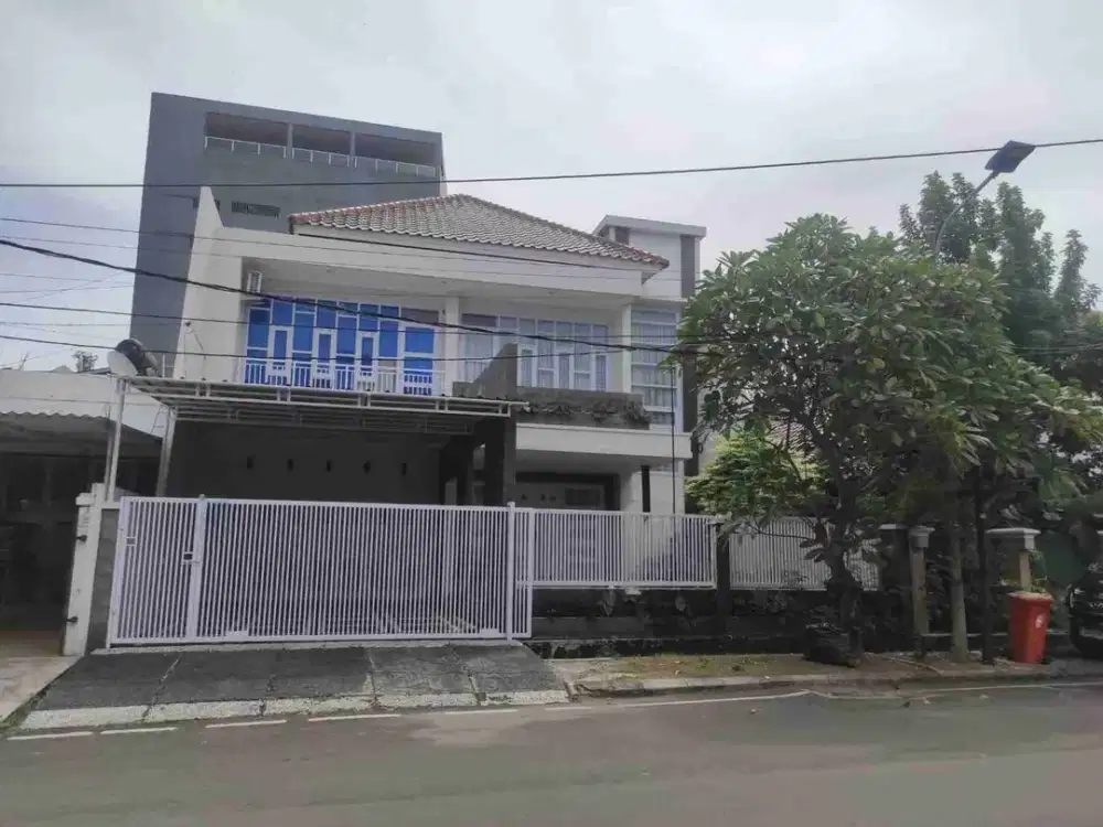 Jual Rumah Belakang Bakmi Golek Kalimalang