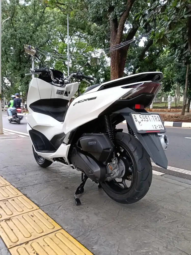 DP MINIM 3JTA CASH KREDIT NEW HONDA PCX 160 CBS ISS THN 2023 PAJAK ON
