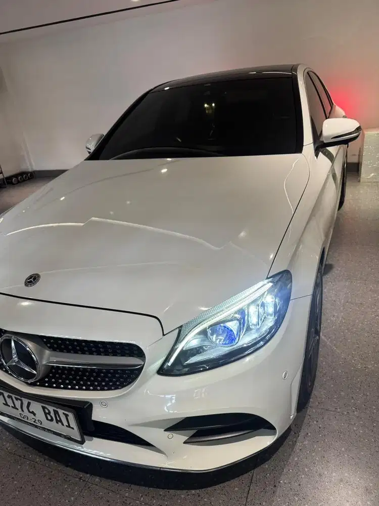 Mercedes-Benz C300 AMG LINE ( 2019 )