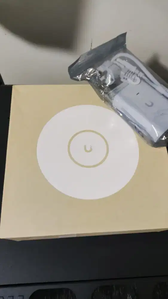 Ubiquiti U7 PRO Access Point Incluside POE