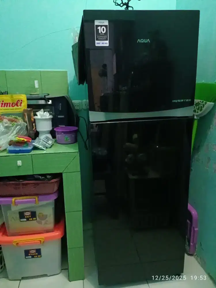 Kulkas Aqua 2 Pintu Cosmetics Box