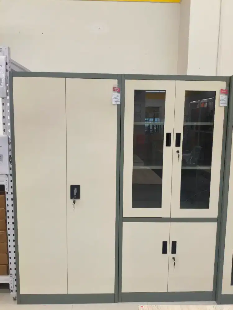 Loker Besi Kokoh & Rapi untuk Penyimpanan Aman