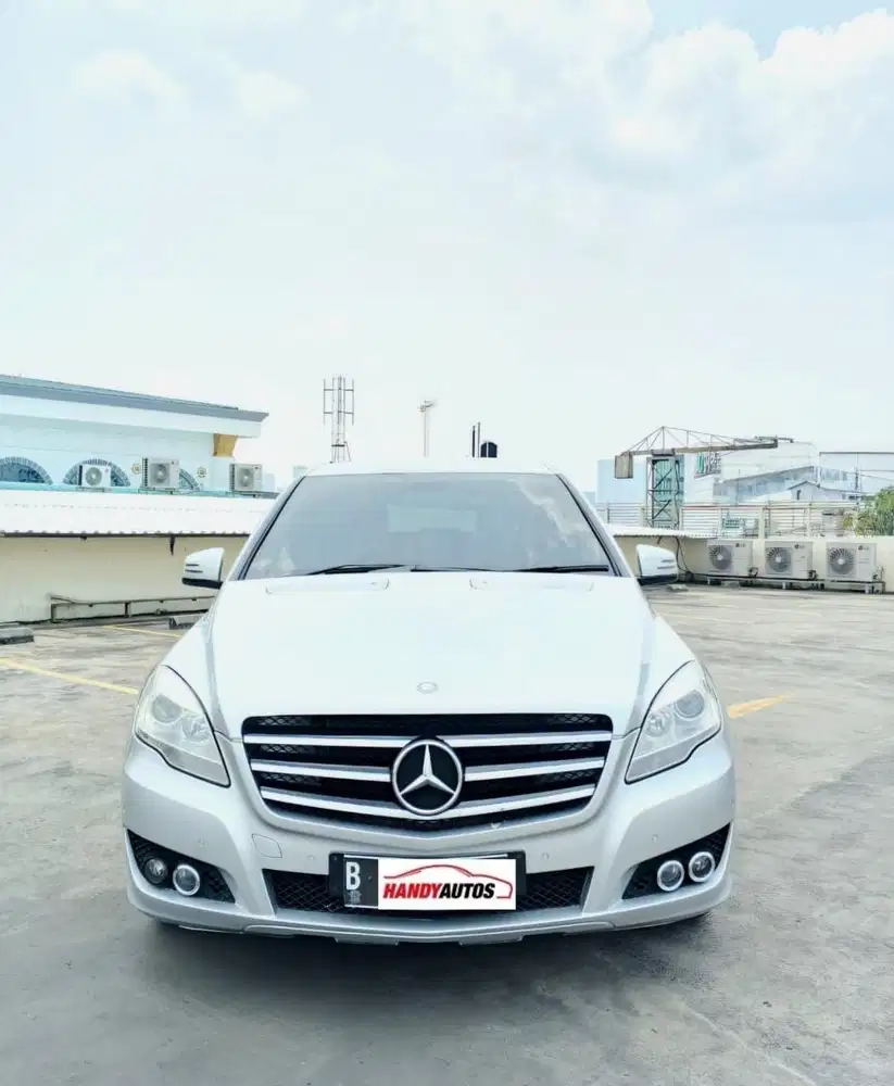Mercedes Benz R300 Tahun 2010 Automatic Abu-abu Metalik