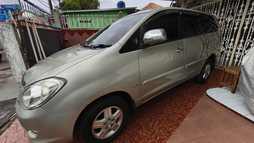 Toyota Kijang Innova 2006 Bensin