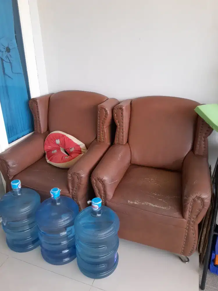 Sofa single bahan semi kulit