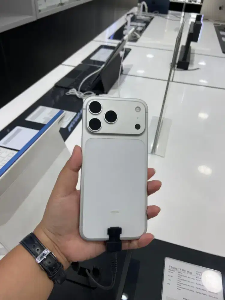 iPhone 17 Promax 256 GB Silver Ready