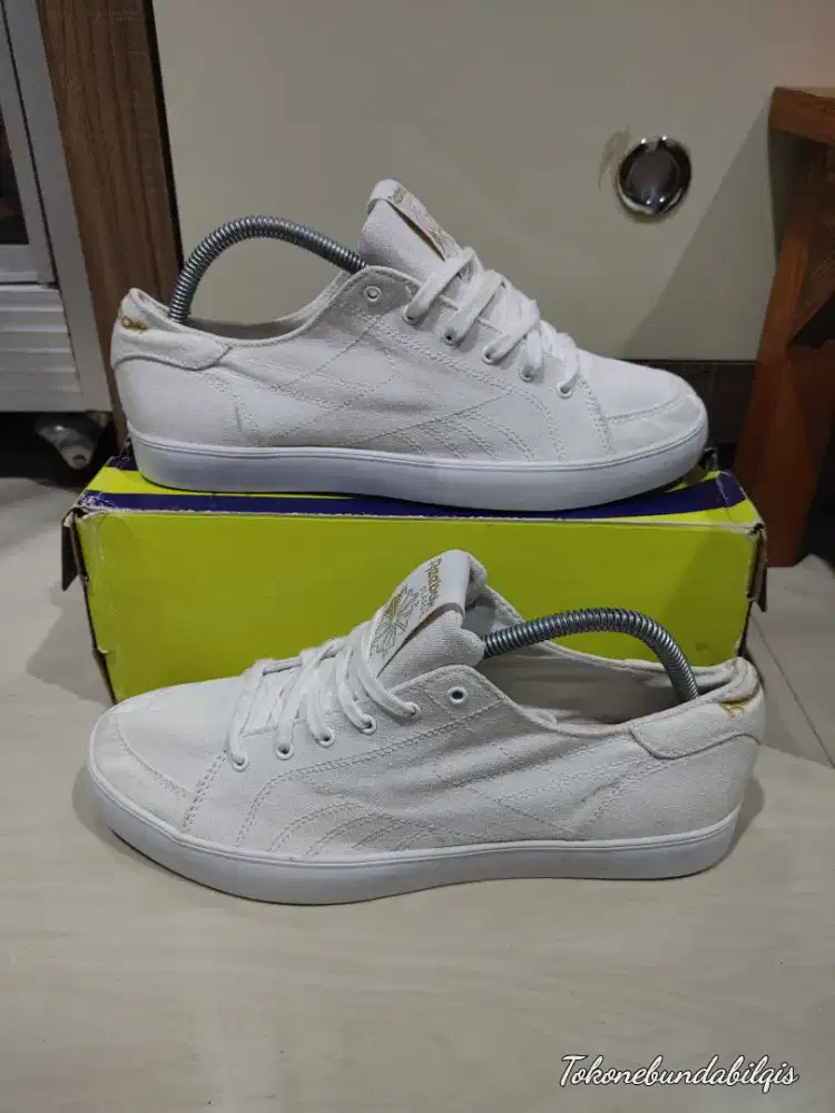 Sepatu Reebok classic preloved size 40.5