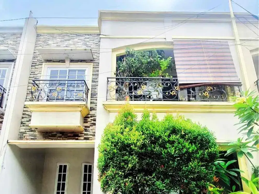 DIJUAL RUMAH SIAP HUNI! Rumah Cantik 2 Lantai di Jagakarsa. Dalam Cluster