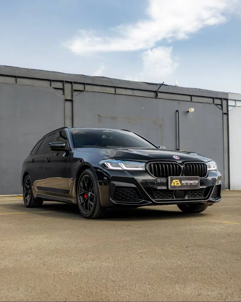 BMW 530i M Sport Pro Touring G31 LCI 2023 Black