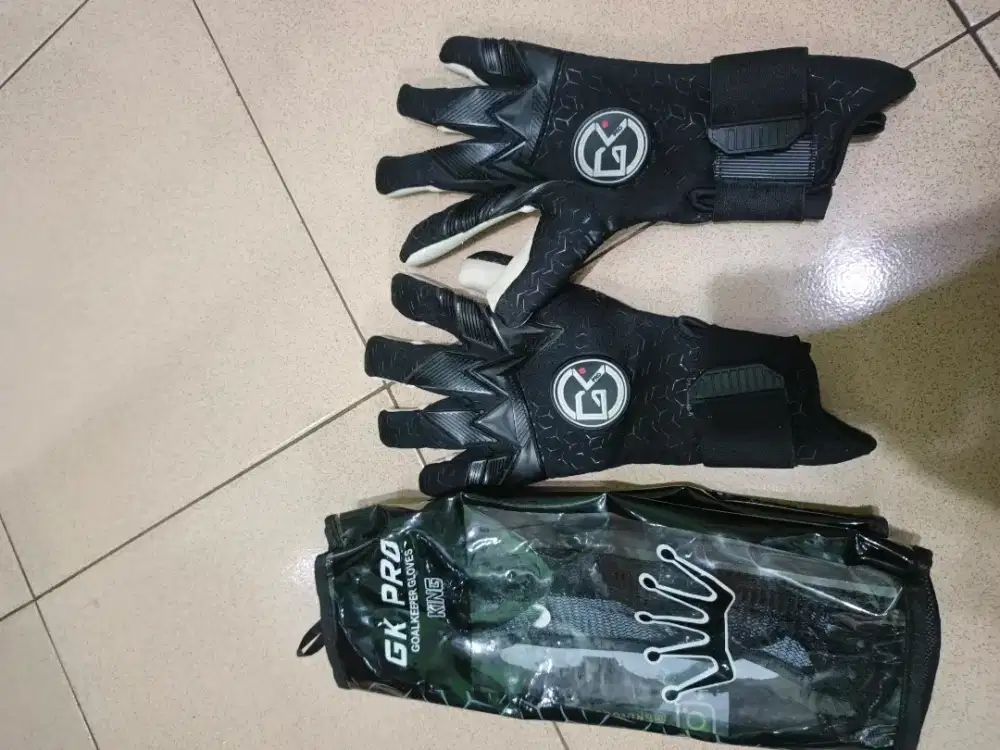 Sarung Tangan Kiper GKPRO King
