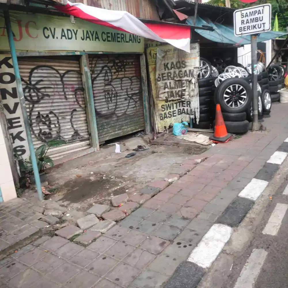 Di jual rumah atau tempat usaha /kios