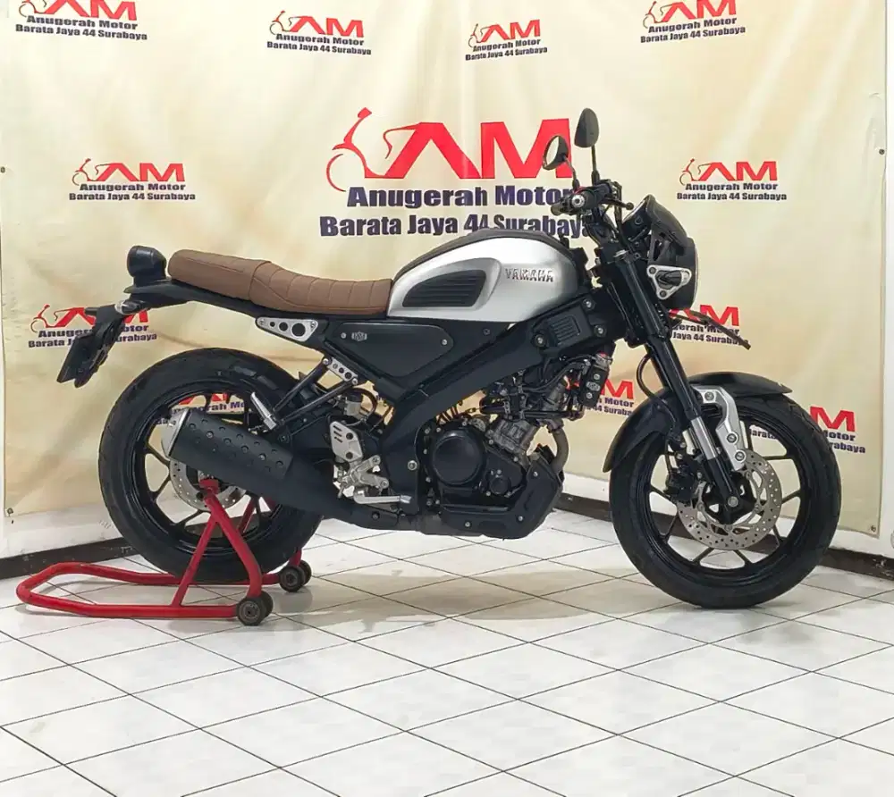 Superr Km 2 Ribu Yamaha Xsr 155 Tahun 2020 warna Silver