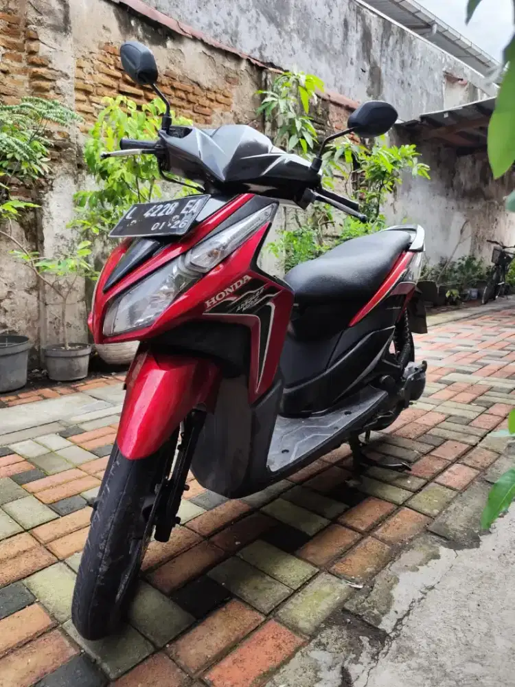 Vario Techno 2011 Karbu warna Merah