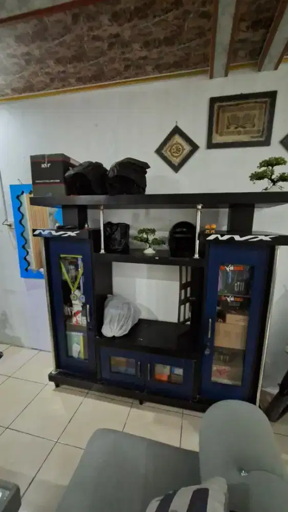 Lemari untuk tv