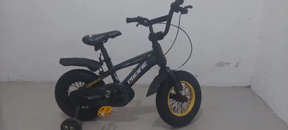 Sepeda Anak Pacific Type Batman Ukuran 12
