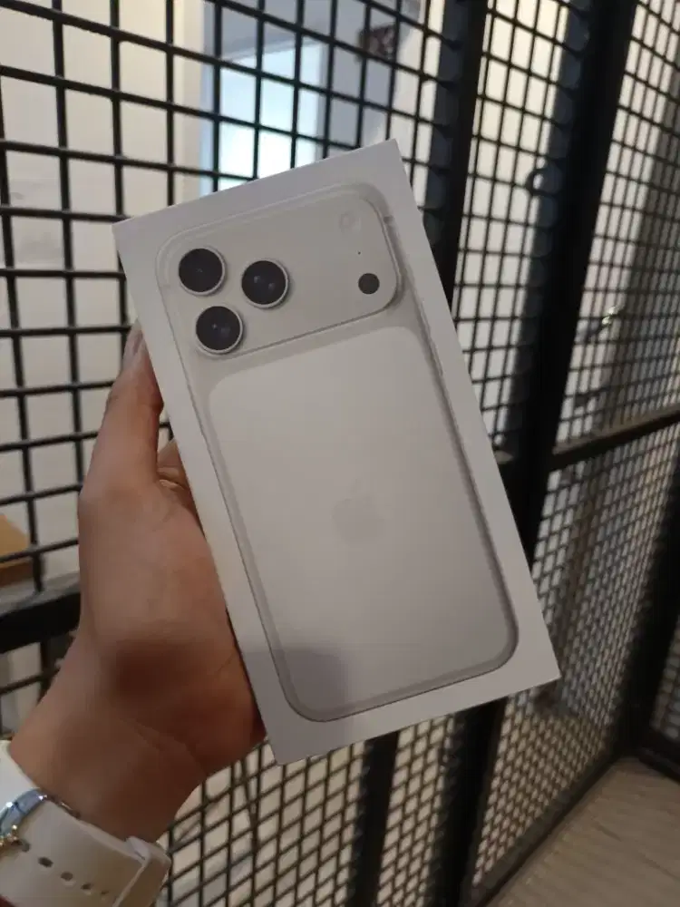 iPhone 17 Pro Max 2TB Silver iBox