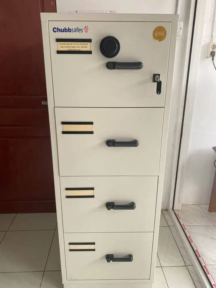 DIJUAL BRANKAS COCOK UNTUK USAHA JUAL EMAS/KANTORAN