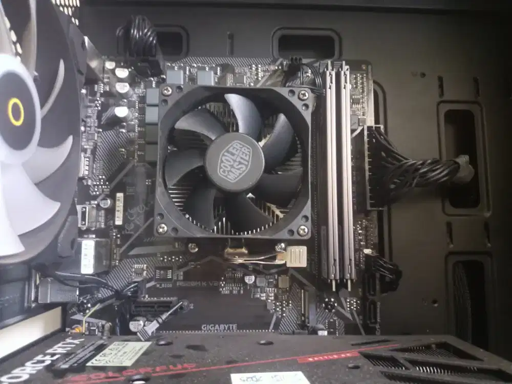 Mobo Gigabyte A520M K V2 Socket AM4 (Unit + Backplate)