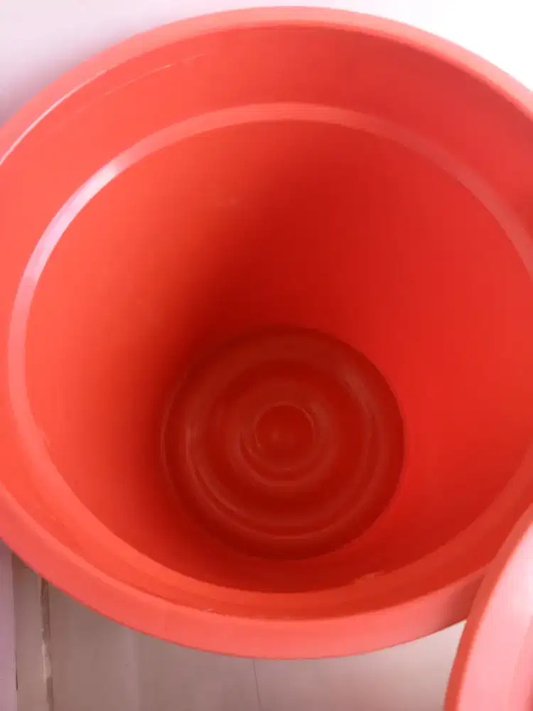 Penampung air ( Gentong air )