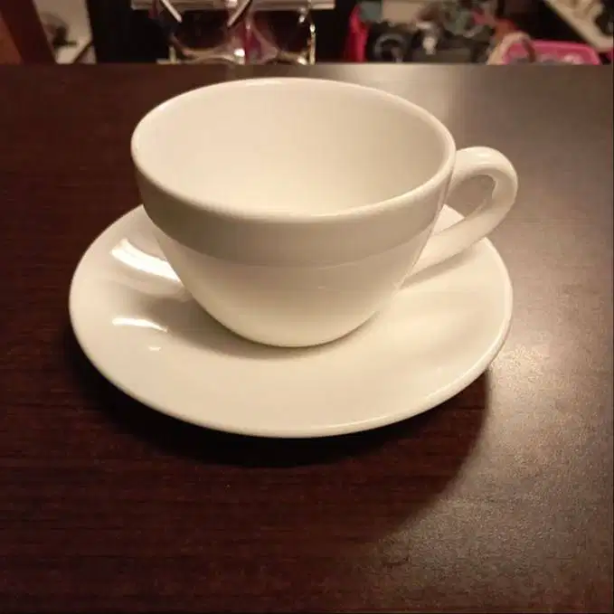 Set Cangkir Piring Keramik Porcelain Merek Legacy