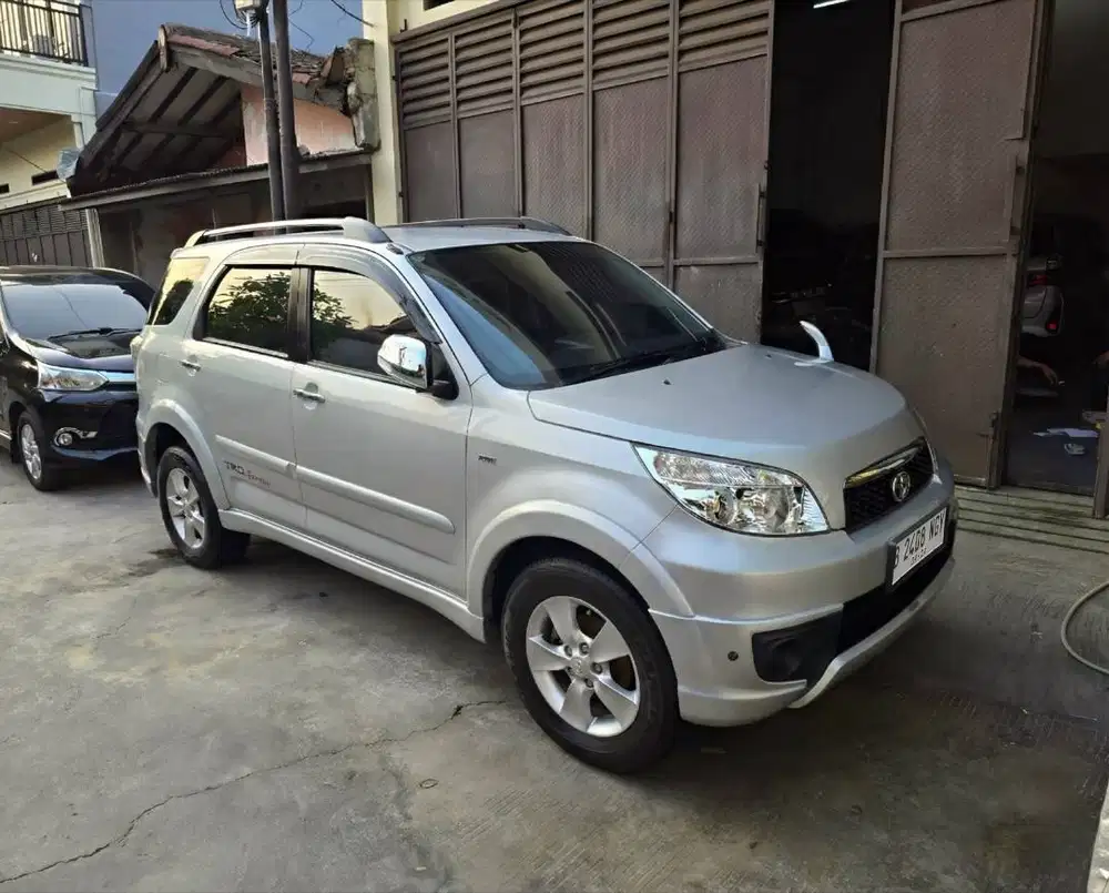 Toyota Rush TRD Sportivo Manual MT Tahun 2013 Silver , 2014