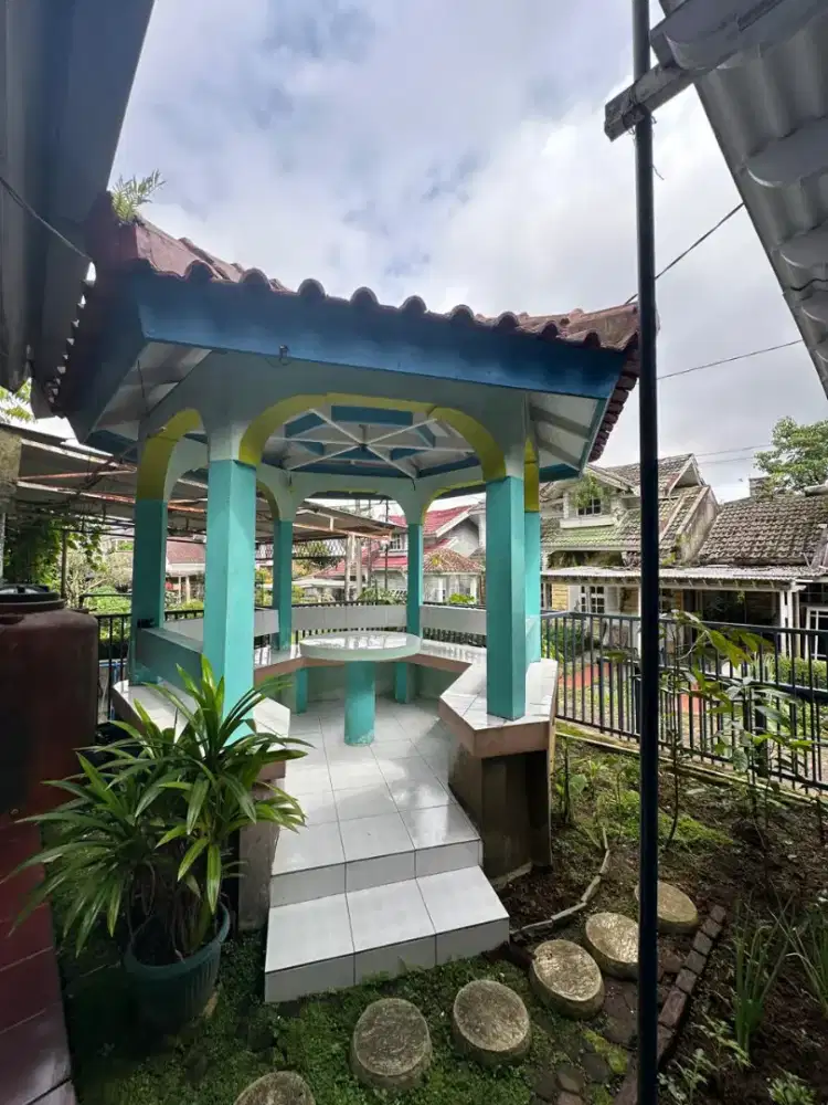Disewakan Villa Puncak Holiday Green Apple Full Furnished Ada Gazebo