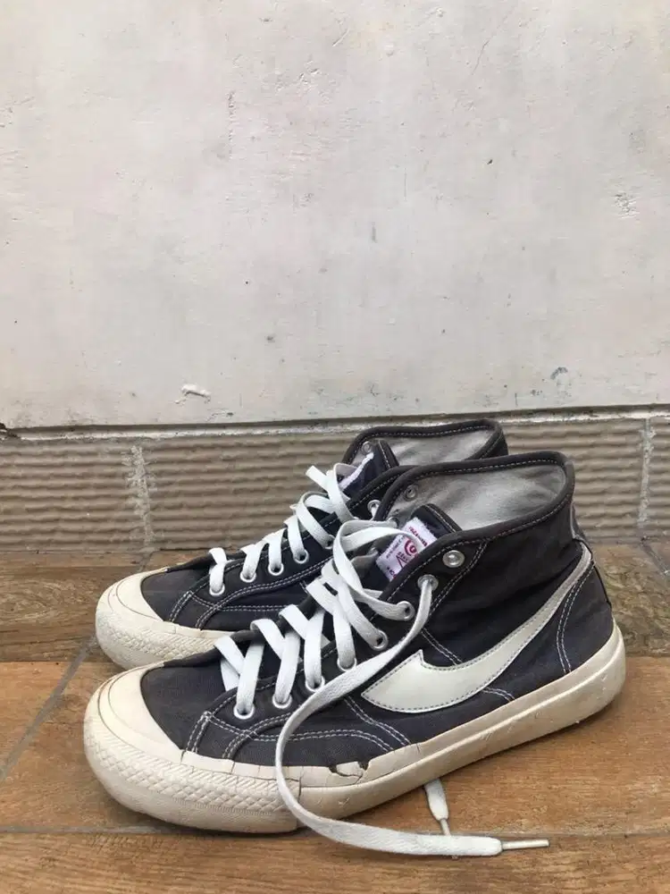 Sepatu compass high black white