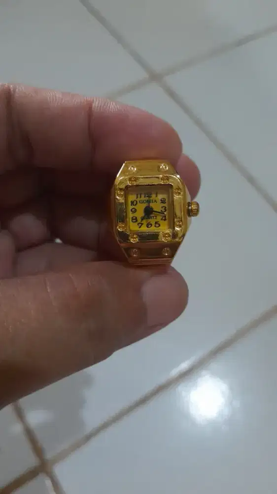 Jual jam cincin hidup normal pake baterai mulus dan mewah jam unik
