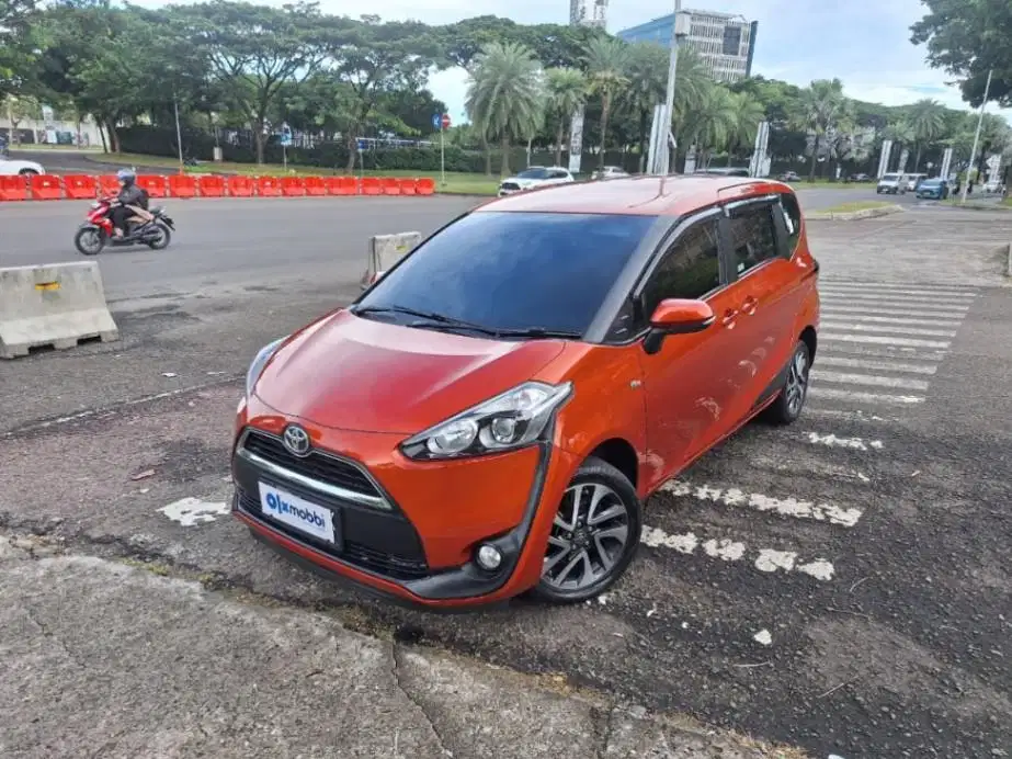 LOW DP Toyota Sienta 1.5 V Bensin-MT 2017 5PK