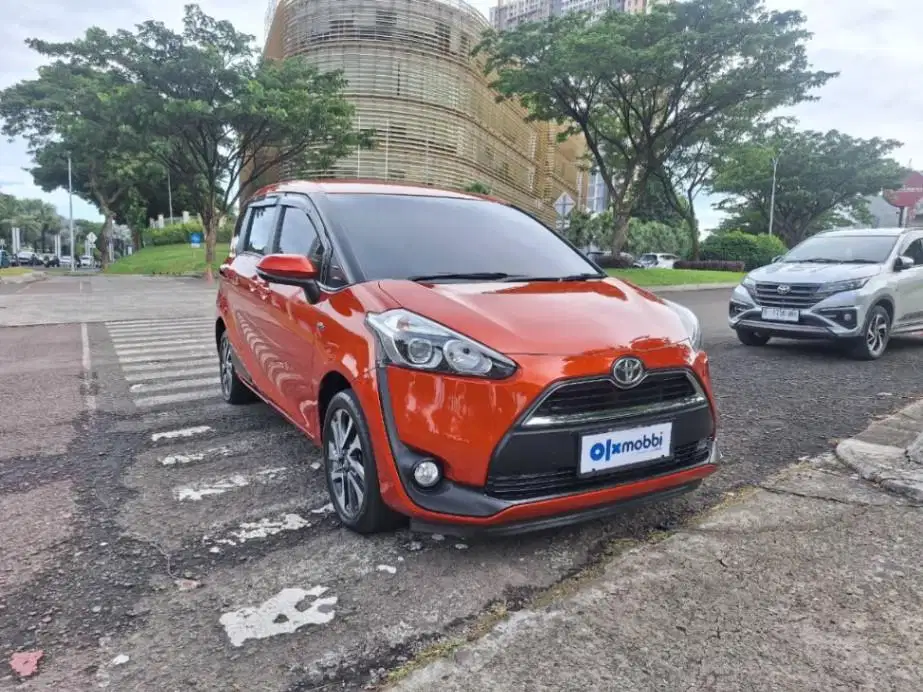 LOW DP Toyota Sienta 1.5 V Bensin-MT 2017 5PK