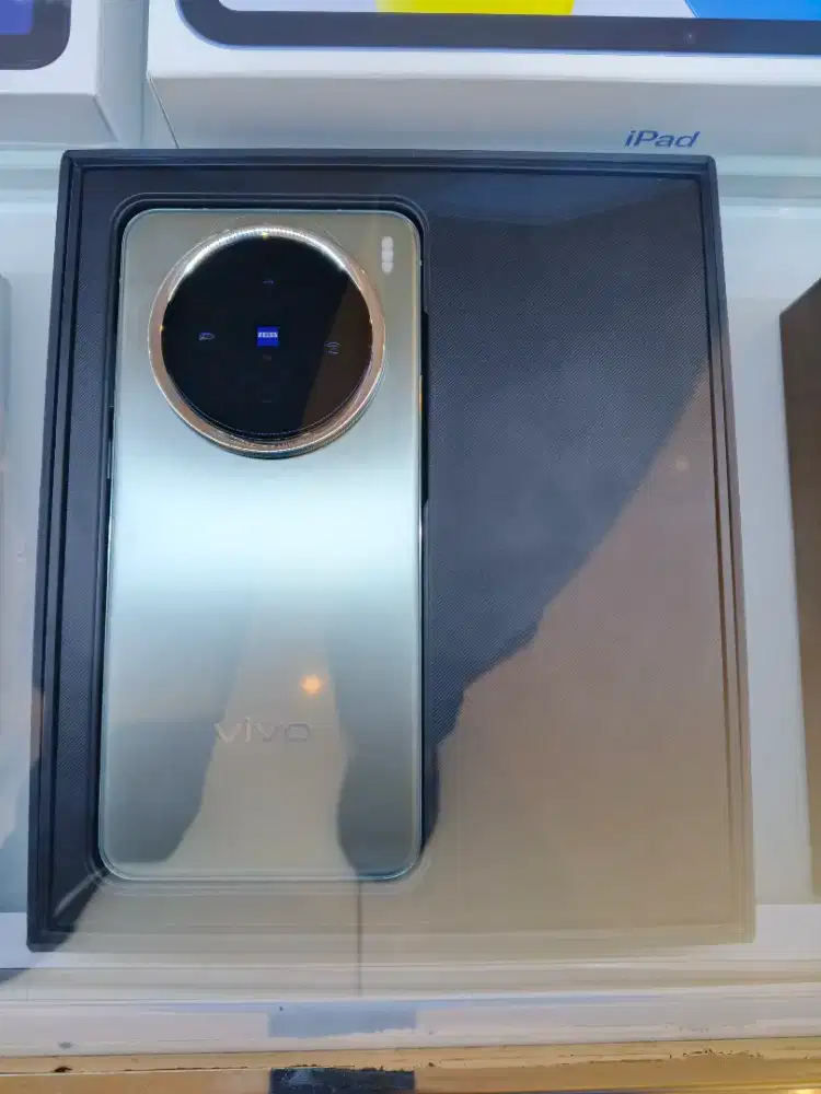 Vivo x200  12/256 second garansi sampe 2026 akhir