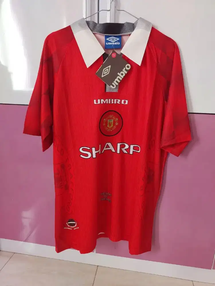 Jersey Retro Manchester United Musim 1996/1997