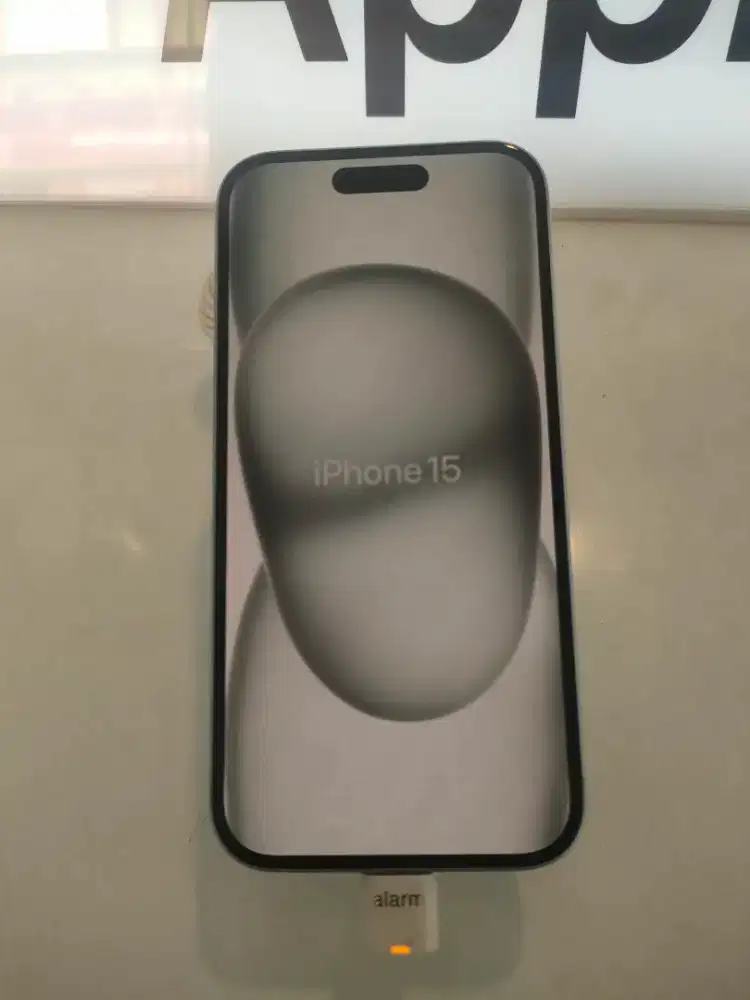 Handphone IPhone 15