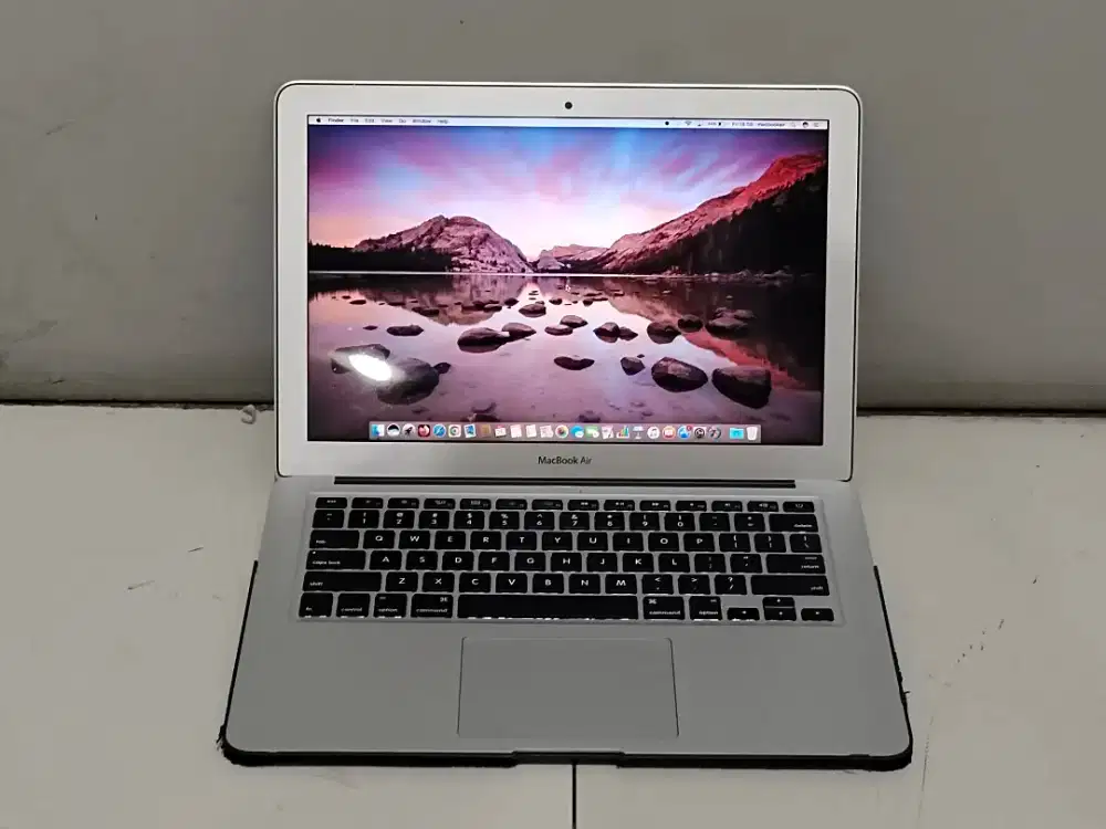 Macbook air 2015 Intel core i5 ram 8 gb ssd 128 gb