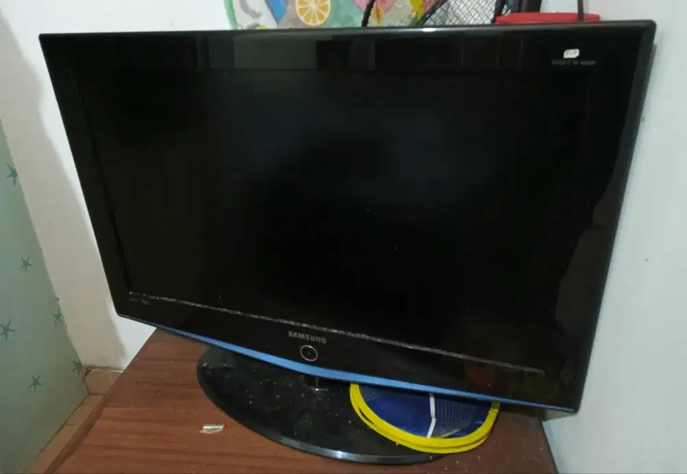 TV Samsung LCD 28 mati