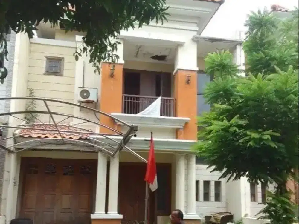 Rumah Jemursari Regency Butuh Renovasi Strategis dekat Raya