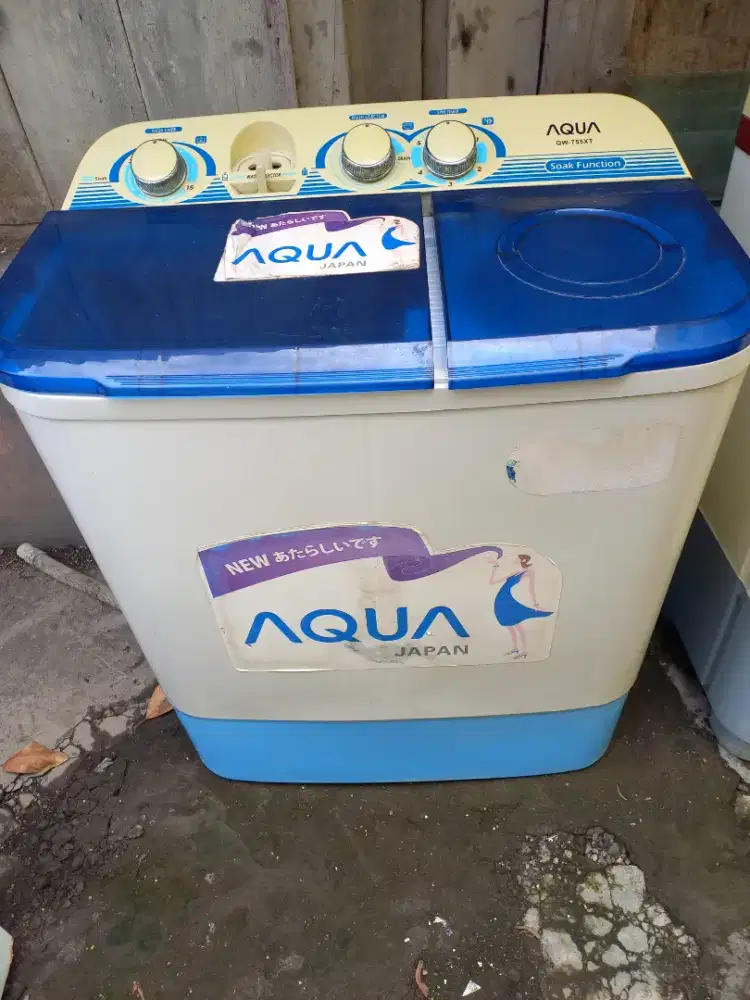 Mesin cuci AQUA