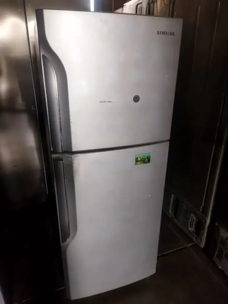 Kulkas Samsung 2 Pintu Silver Siap Pakai