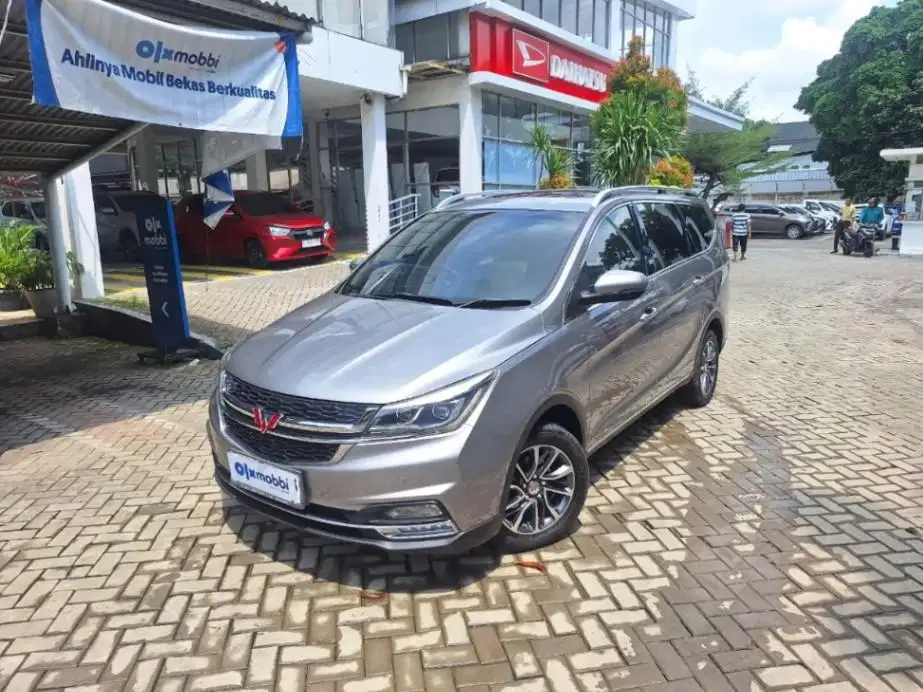 LOW DP Wuling Cortez 1.5 LT Lux Bensin-AT 2019 BIB