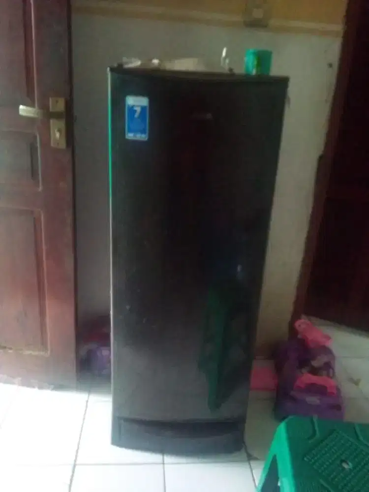 Kulkas bekas merk Aqua 1 pintu
